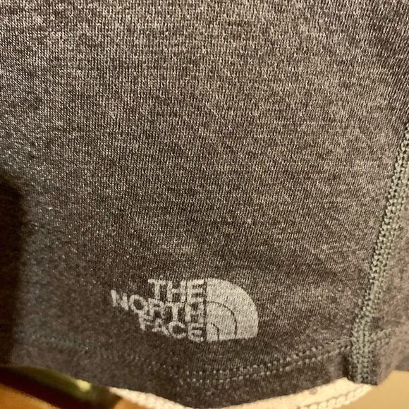 NORTH FACE LIGHTWEIGHT TEE. SCOOP NECK. FLASH DRY. SHORT SLEEVES. NO FLAWS - Picture 4 of 4